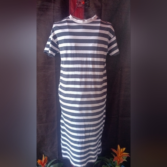 ZARA T-shirt striped long dress. Short sleeves with crew neck. Size S - Picture 3 of 6